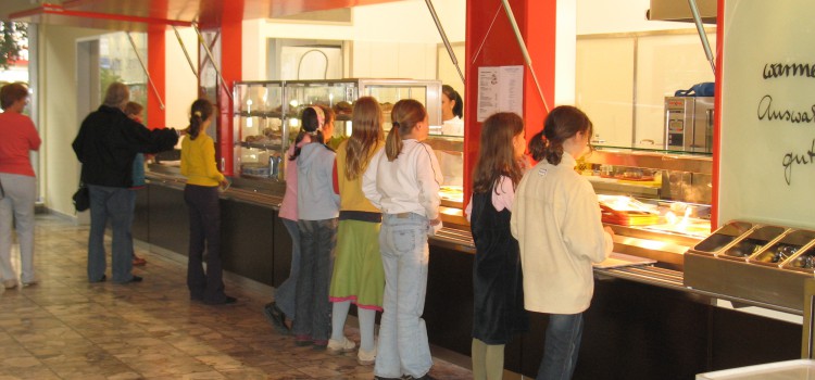 Einbau einer Cafeteria  in die bestehende Pausenhalle des St. Ursula Gymnasiums in Freiburg