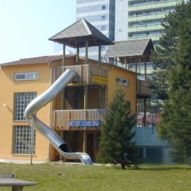Neubau eines Kindertreffpunktes „Spielturm“ in Freiburg – Weingarten